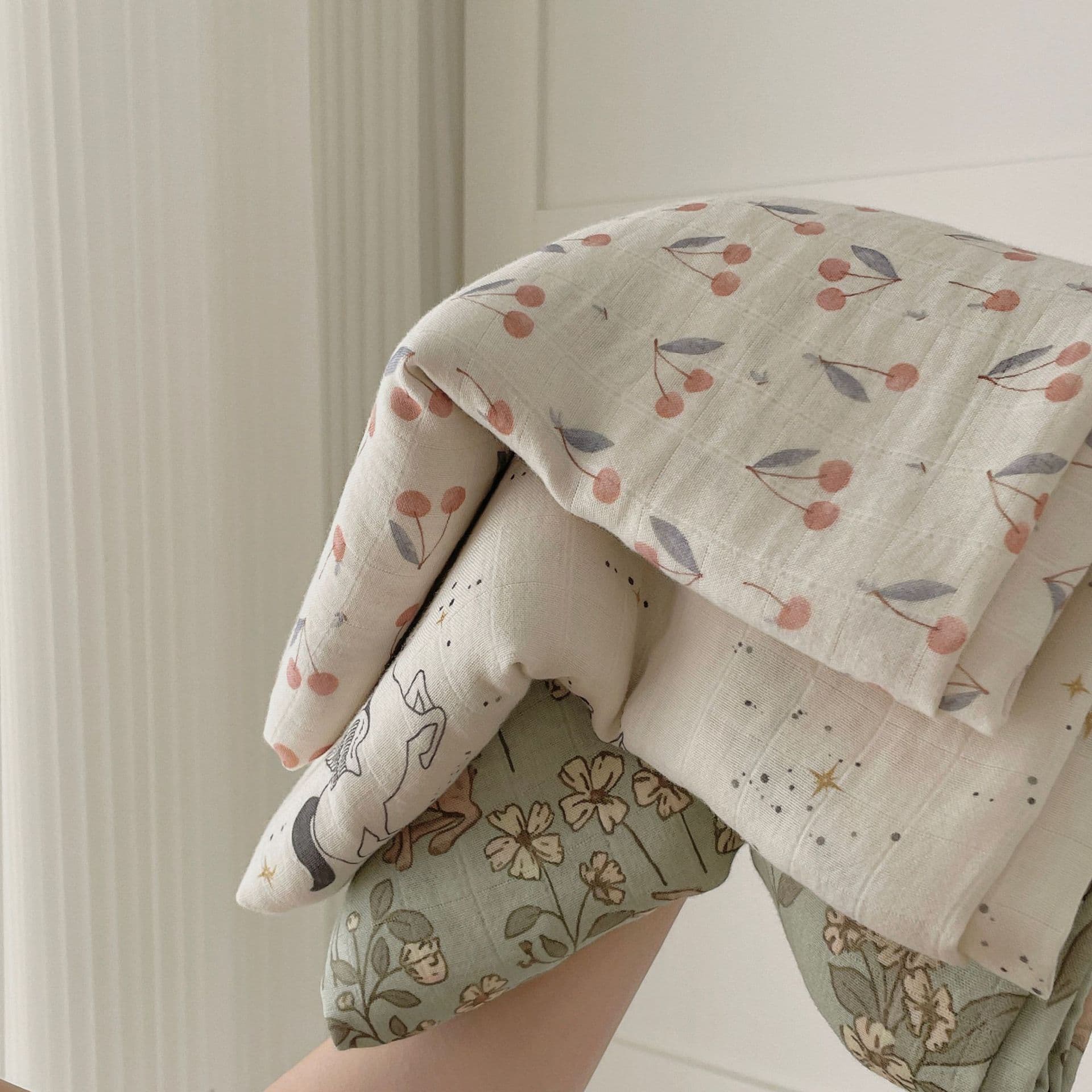 Baby Muslin Swaddle Blanket, Bamboo Cotton Double Layer, Newborn Bath Towel, Summer Thin Wrap Blanket