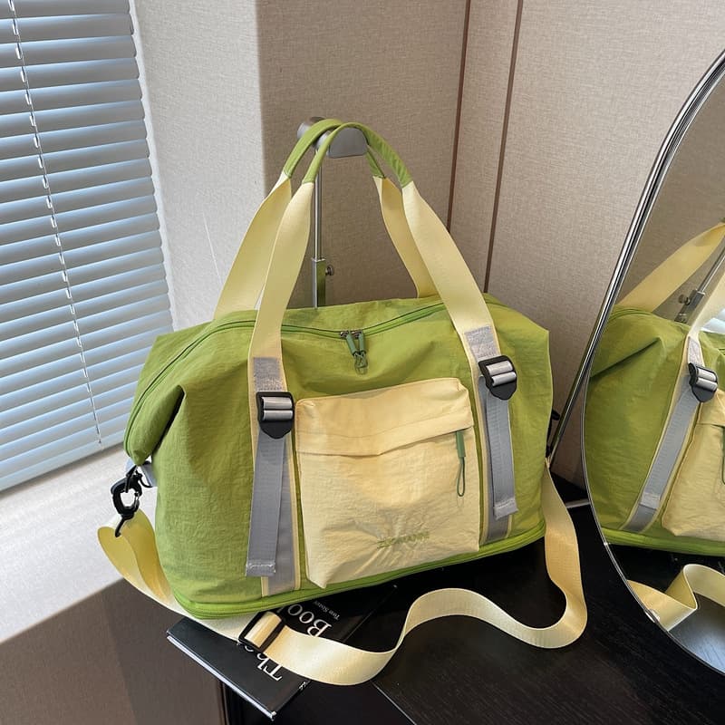 2026 New Style Large Capacity Handheld Yoga Gym Bag Short Trip Travel Bag Versatile Shoulder Bag Wholesale for Export