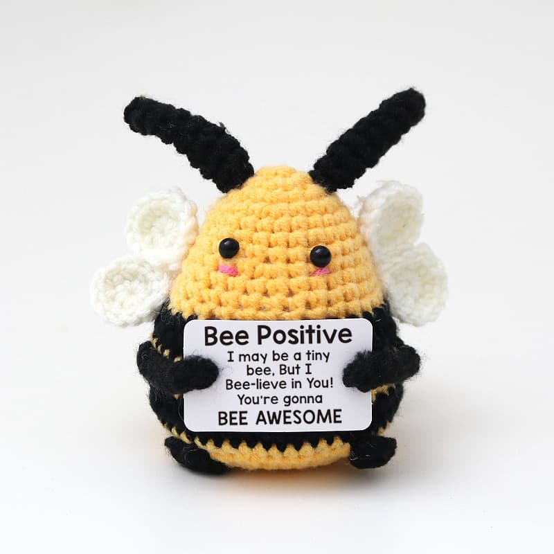 Amazon Cross-border E-commerce New Product: Cute Little Bear Small Animal Dolls Handmade Yarn Crochet Pendant Ornaments Manufacturer