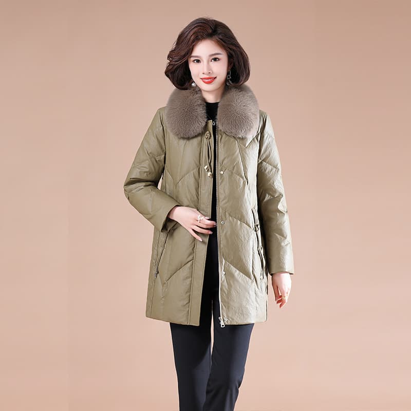 Middle-aged mom's mid-length stylish down jacket with fox fur collar, protein PU leather top, thickened coat for middle-aged and elderly women.