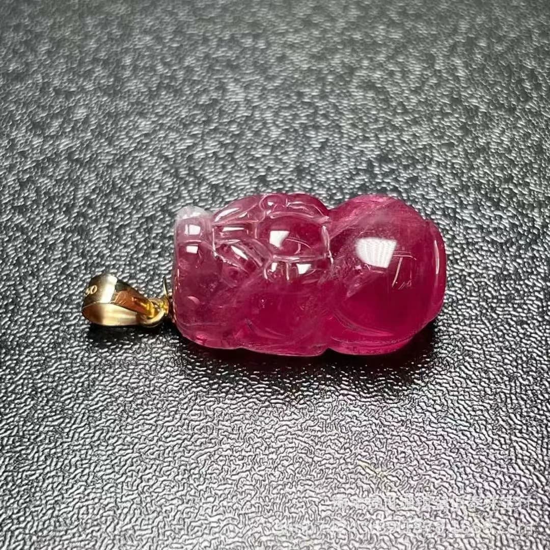 Natural Tourmaline Pixiu Pendant 18K Gold Natural Wangfu Stone Rupee Red Tourmaline Girls Pendant Bare Stone Tourmaline