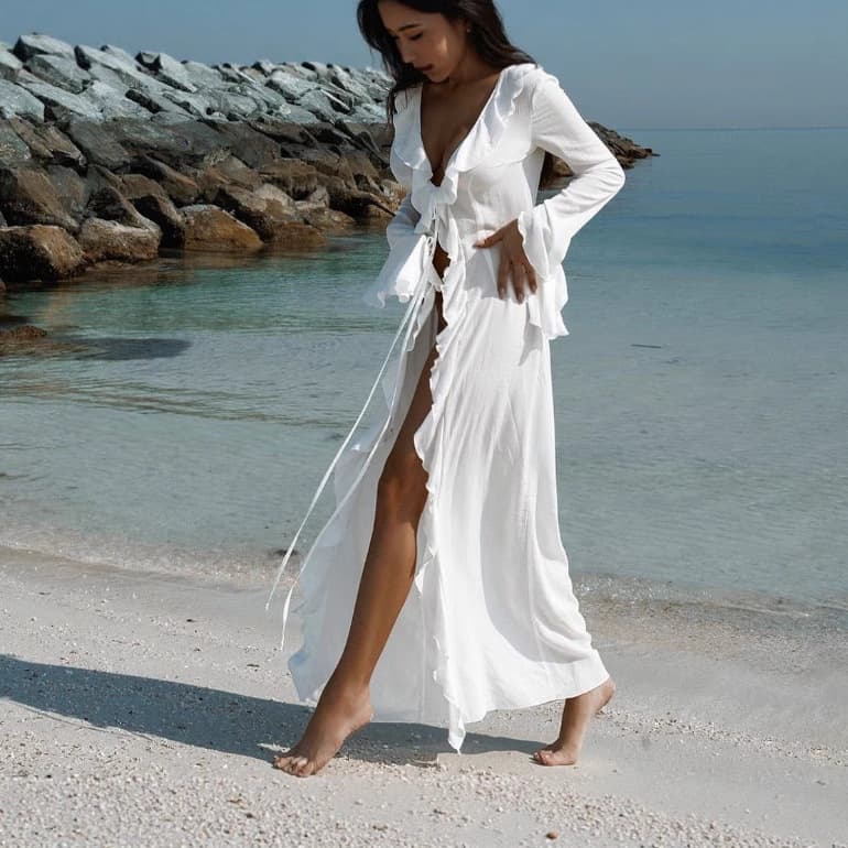 Cross-border European and American vacation seaside long-sleeved lace cardigan beach dress bikini sun protection cover-up dress wholesale