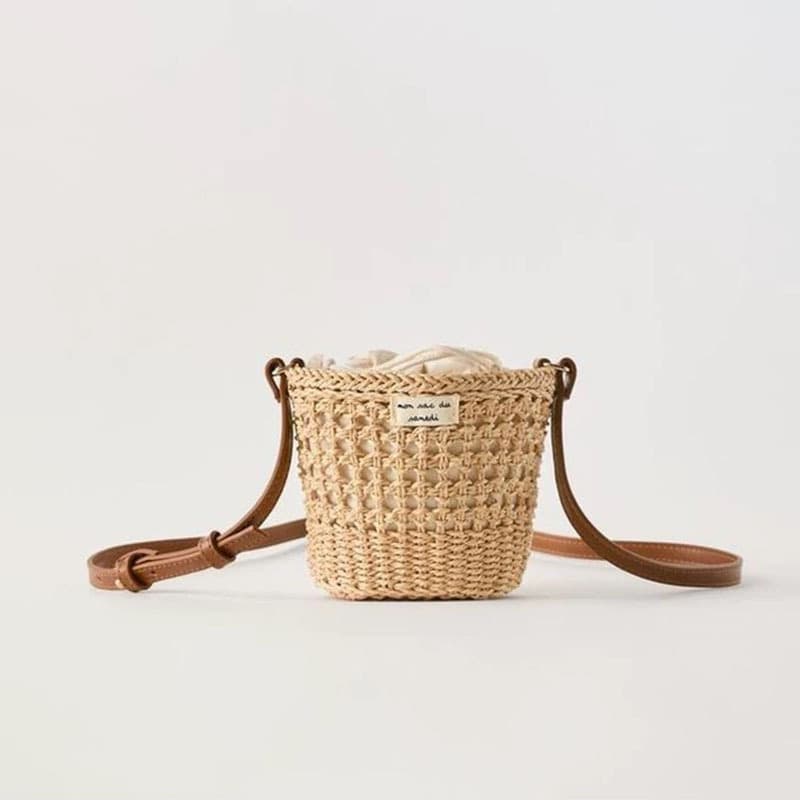 Cute Bucket Style Straw Weaving Bag Hollow Out Crossbody Summer Vacation Beach Bag Versatile Women's City Chic Simple Design