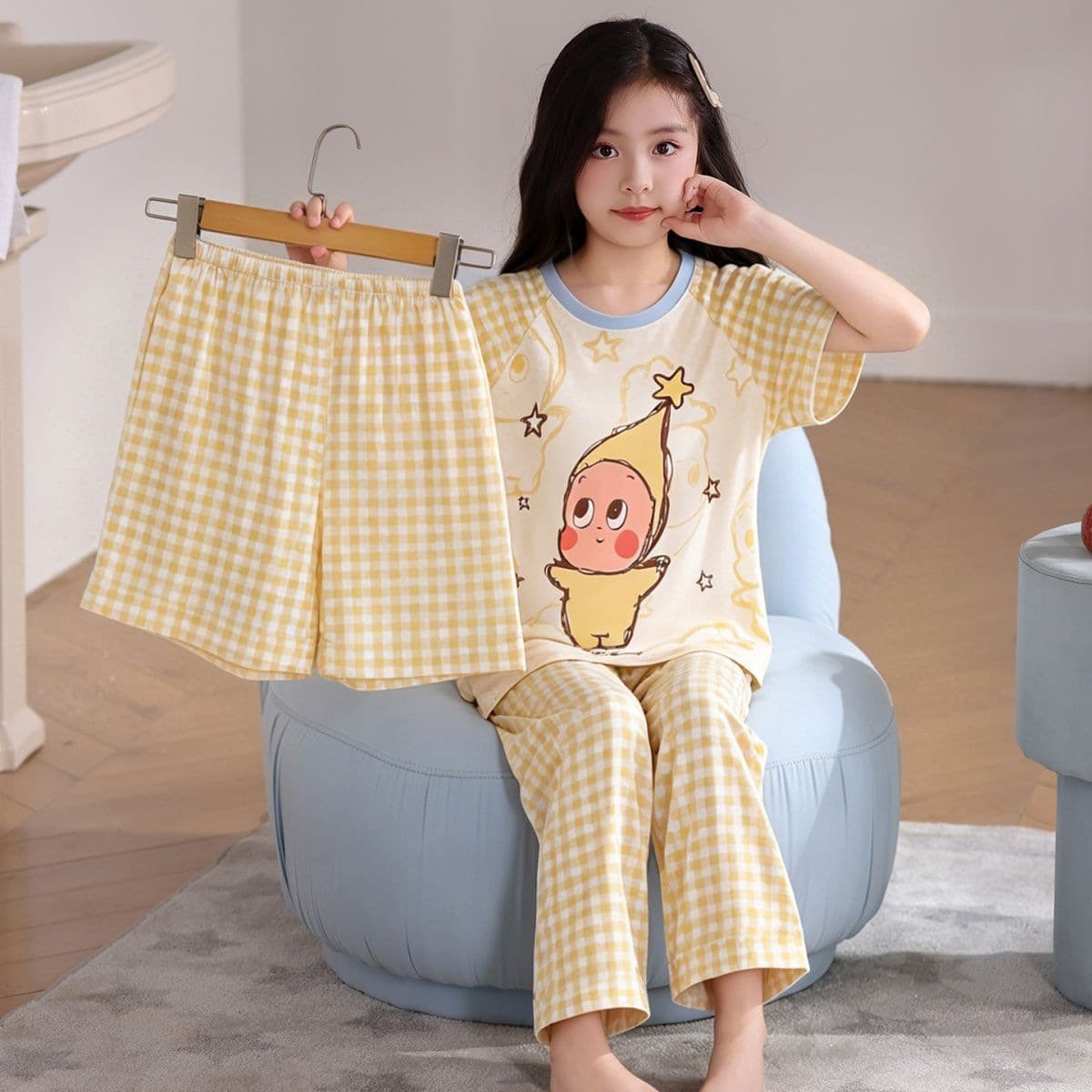 Girls pajamas summer 2026 new cartoon star people children spring new medium and large children's home clothes can be worn outside