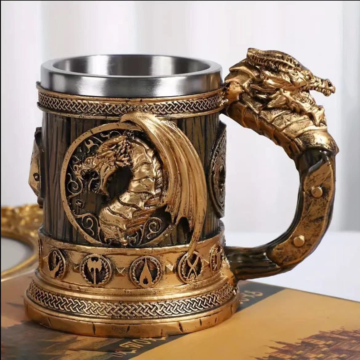 Creative Resin Stainless Steel Embossed Beer Mug Retro Punk Skull Mug Home Decoration Gift