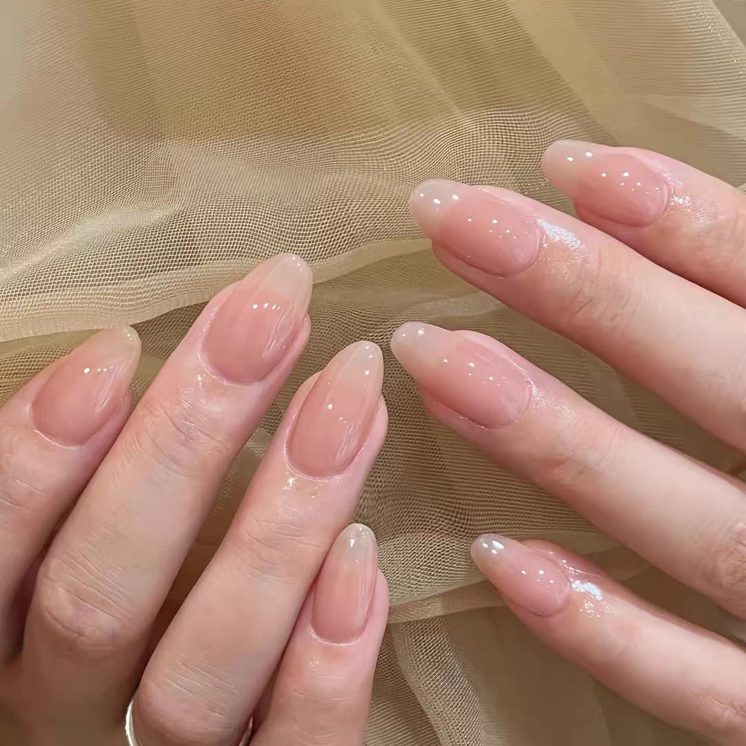 Short almond gentle white water nude color temperament simple and versatile whitening Ganlu Temple Huanhuan wearable nail finished product