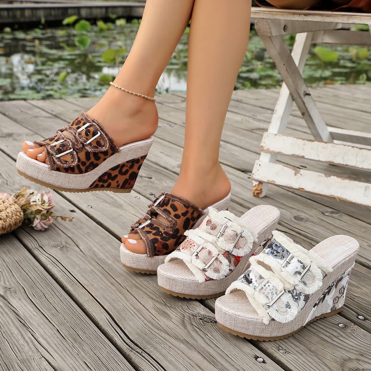 Oversized Flat Sandals 2025 Summer New Fashion Versatile Outdoor Thick Sole Height Increase Cross-border Wholesale Women's Shoes