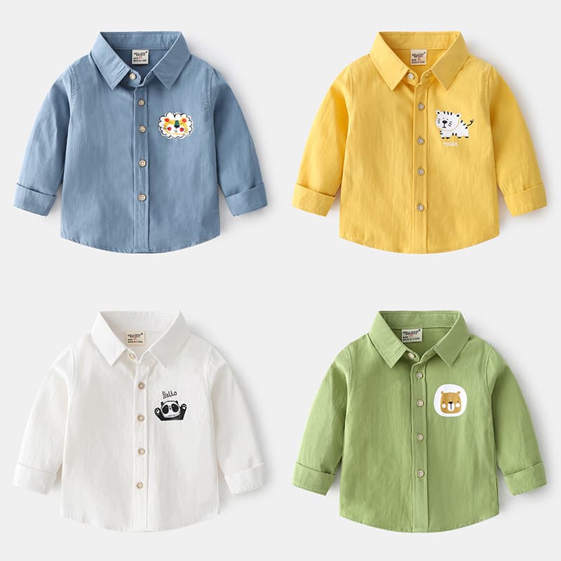 Thin, soft cotton shirt with a turn-down collar; suitable for layering under a blazer; cartoon-print shirt for boys to wear in spring and autumn.