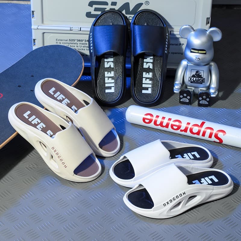 New Outdoor Casual Slippers Men 2023 Four Seasons Non-Slip Bathroom Slippers Comfortable Cloud-Like Round Toe Men's Shoes