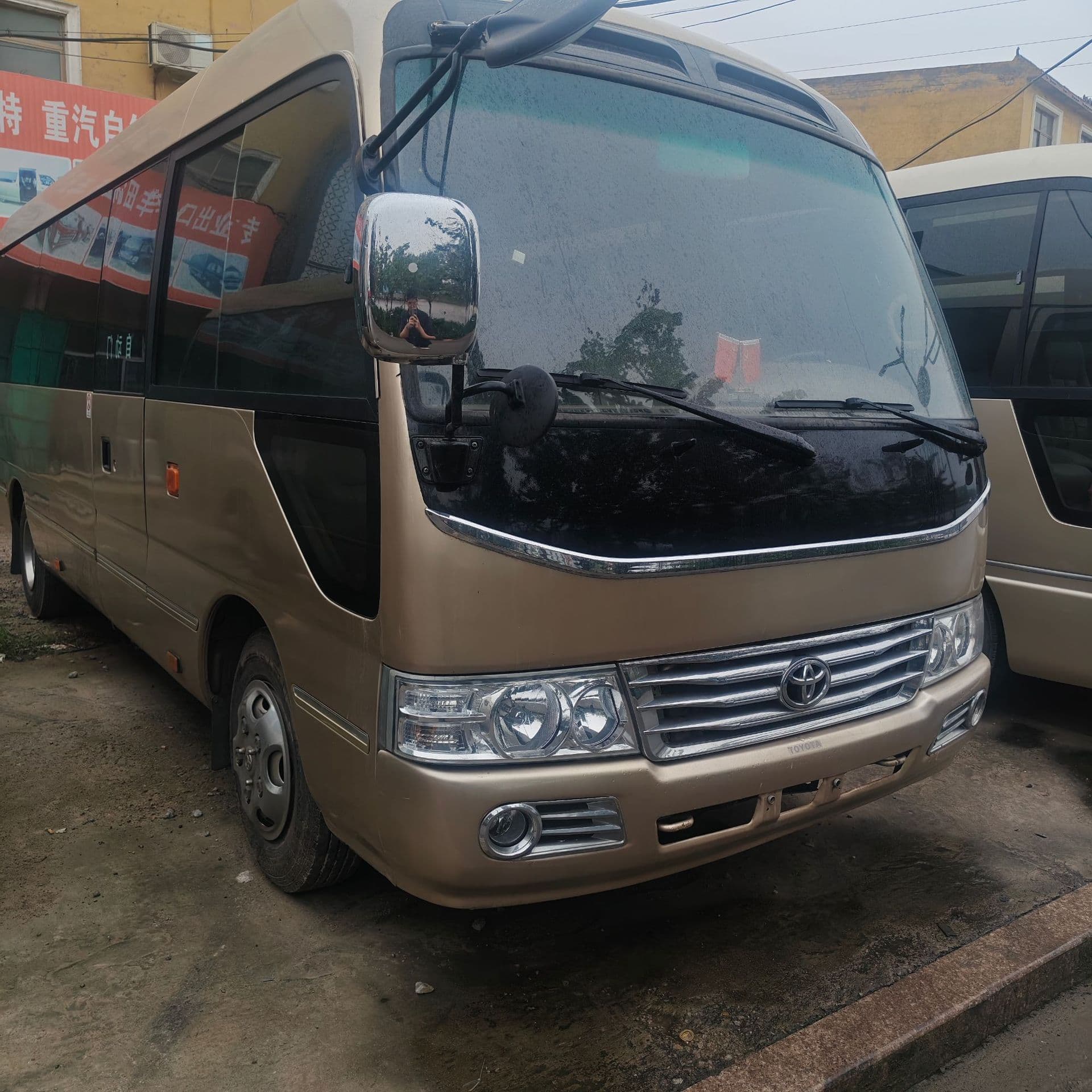 Toyota Coaster Medium Bus 14-27 Seat Luxury Version Seats - Business Vehicle