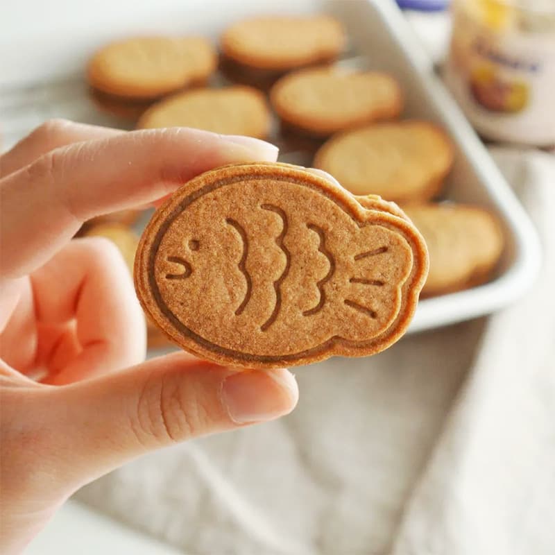 Korean-style small fish cookie mold, internet-famous snack, home hand-press mold, DIY parent-child creative baking mold