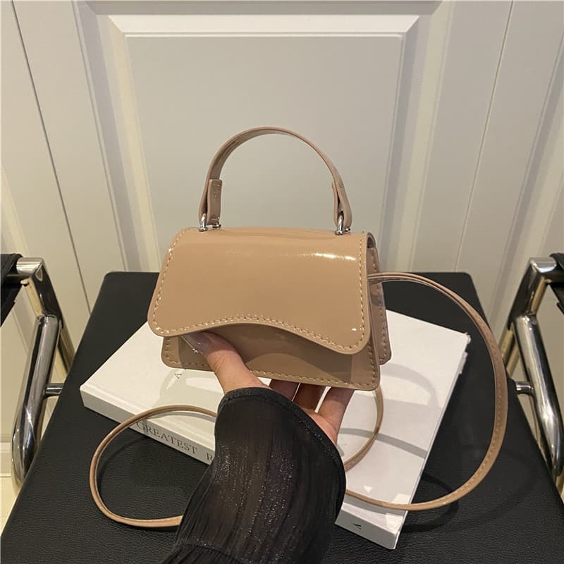 Vintage Handbag for Women 2025 New Arrival Solid Color Textured Fashion Minimalist Niche Design Shoulder Bag Casual Commute Women's Bag