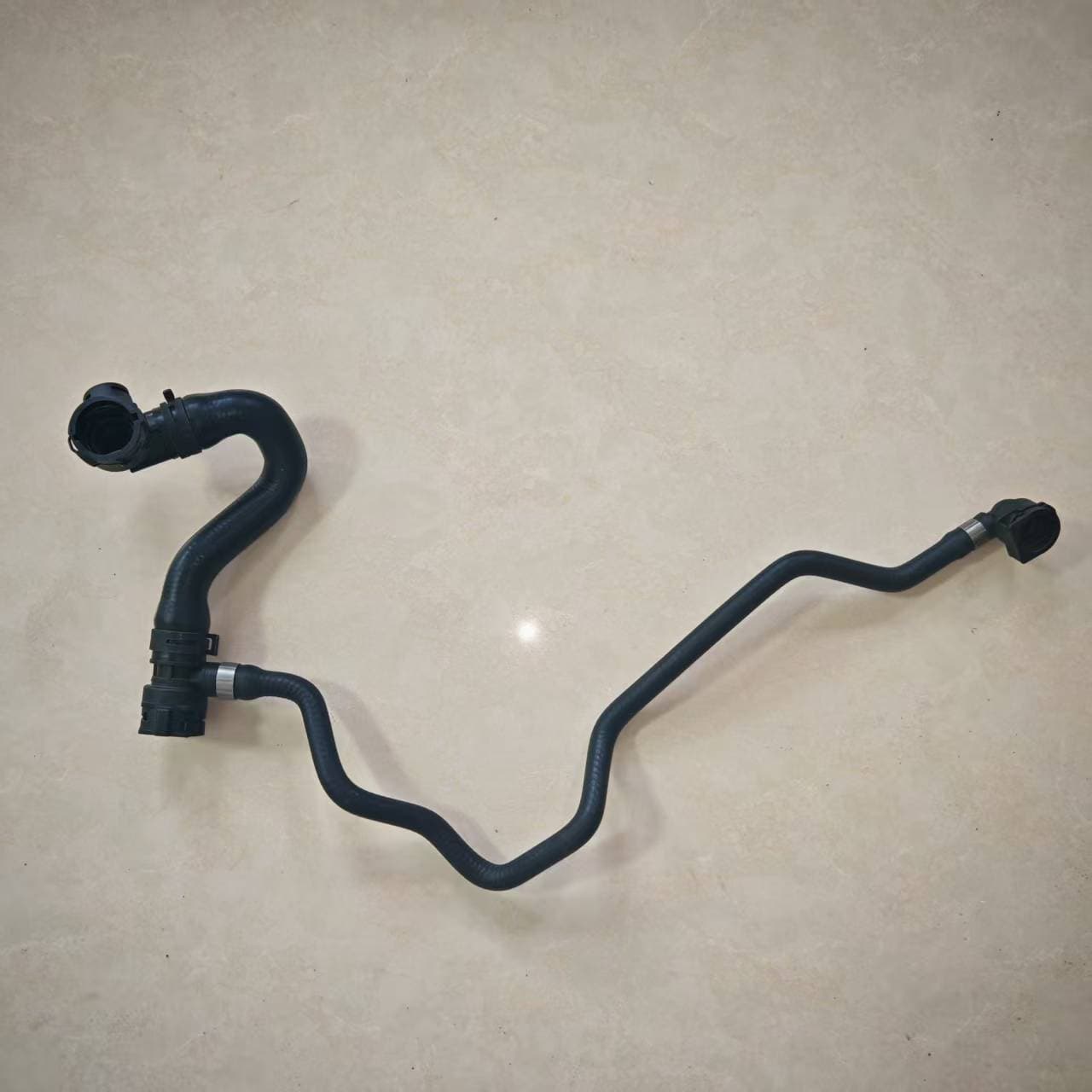 253 501 1600 filler hose for Mercedes-Benz