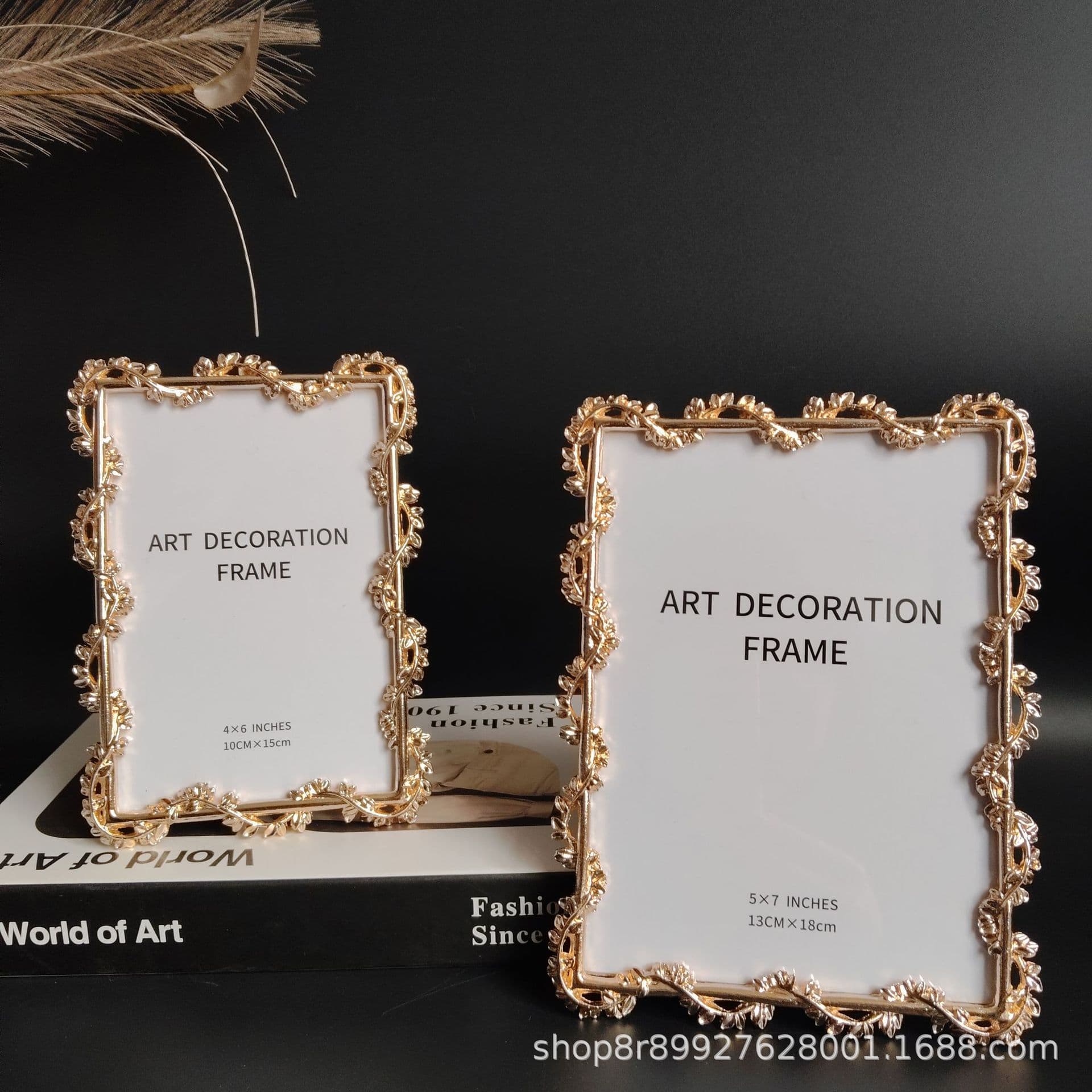3D Original Fashion Light Gold Metal Photo Frame, Model Room Soft Decoration Tabletop Ornament Metal Photo Frame