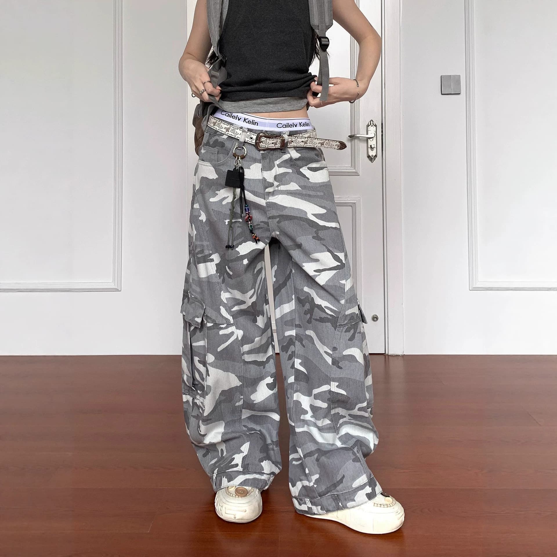Covering flesh, gray and white camouflage washed scimitar jeans for women 2026 new slimming loose floor-length wide-leg jeans for women