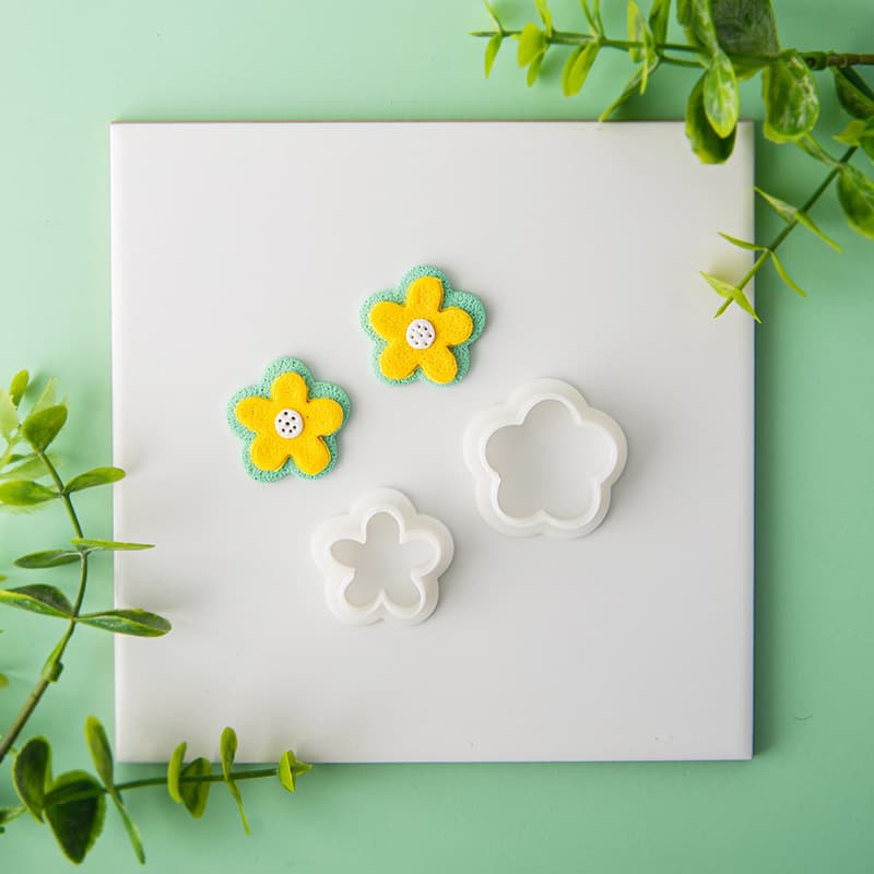 Creative flower soft pottery earrings mold Five-petal flower clay jewelry pendant cutting mold set gift hand-making tools