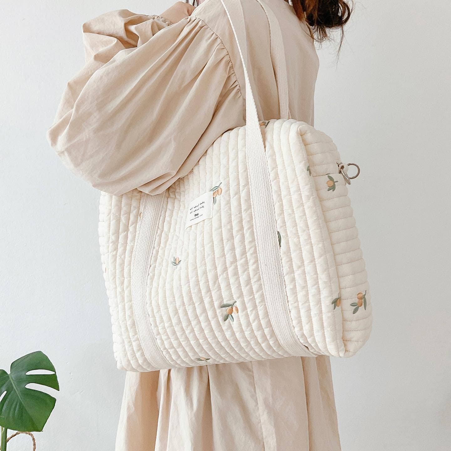 Luxury Leather Mommy Bag Large Capacity Tote Bag Versatile Casual Style In Various Colors Available