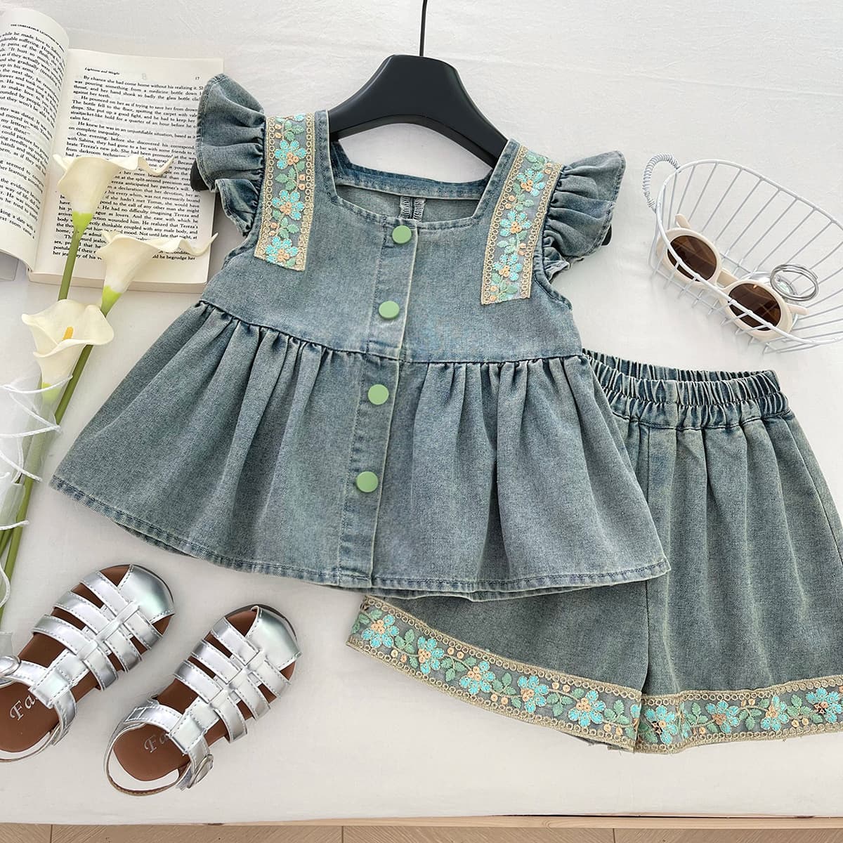 Girls' denim shorts suit 2026 new summer fashionable hollow bow denim two-piece set trendy