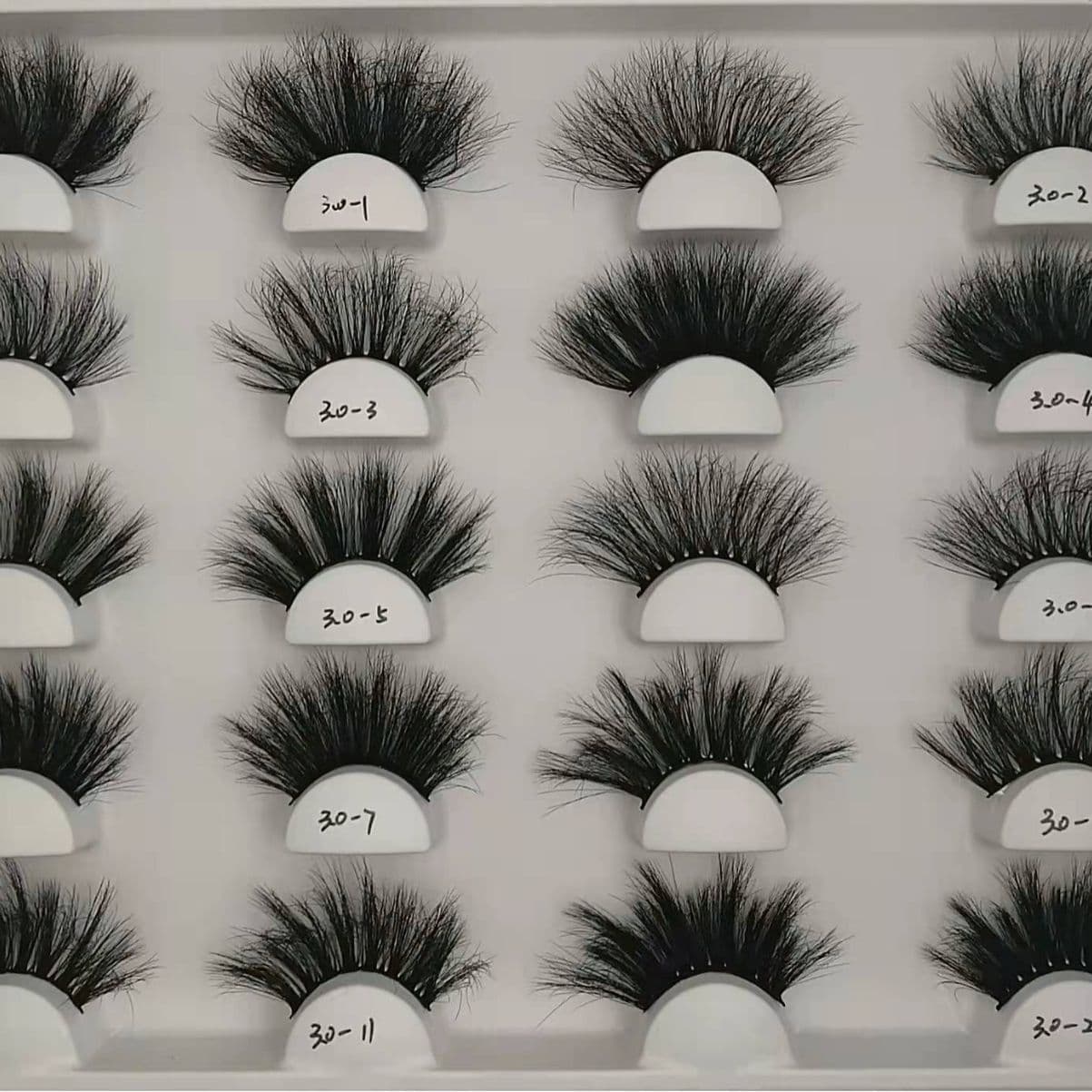 Manufacturer supplies explosive messy curl pure mink false eyelashes simulation eyelashes wholesale natural natural curling