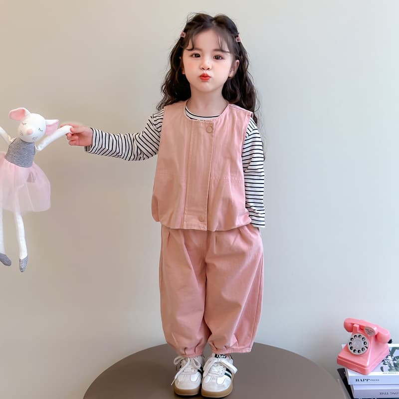 Girls Spring and Autumn Suit 2026 New Fashionable Autumn Girls Clothing Suit Children's Vest T-shirt Three-piece Set