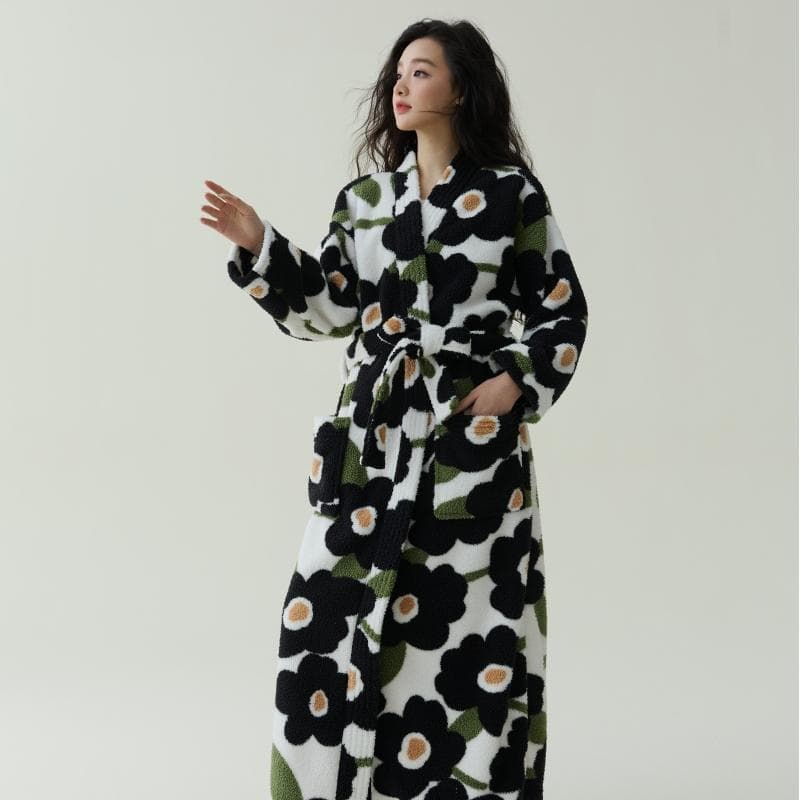 Stock Autumn Winter New Coral Fleece Thickened Beautiful Fleece Men Women Robe Extra Long Bathrobe Couples Pajamas Anti-static