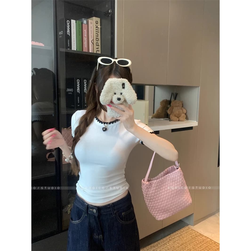 White Embroidered Regular Shoulder Short Sleeve T-Shirt for Women Summer Design Fitted Cropped Top Fashionable Slimming Tee