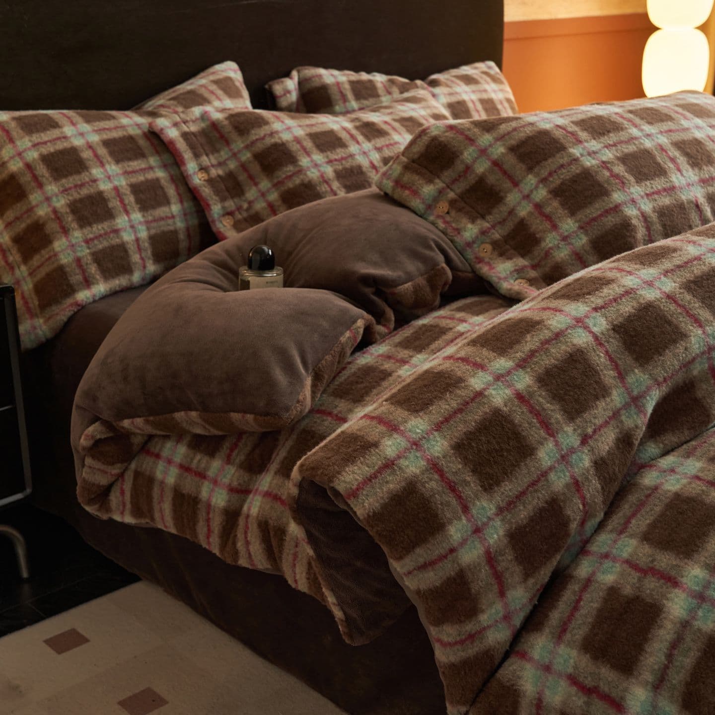 Winter milk fleece four-piece set, thickened warm alpaca fleece retro style coral fleece bed sheet and duvet cover, dormitory three-piece set