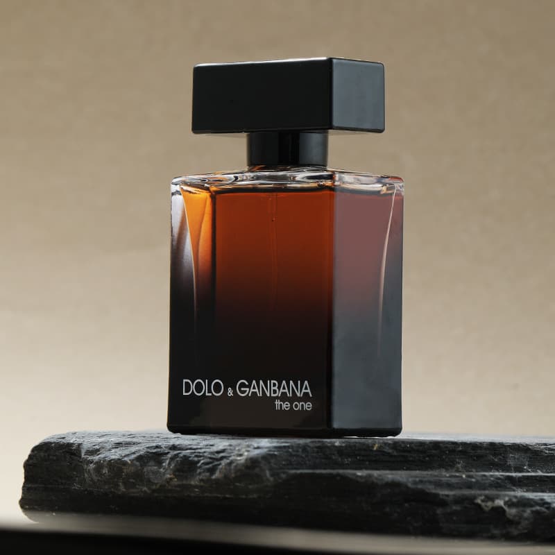 Xiaocheng Yixiang's new "Only Me" men's fragrance, a long-lasting eau de toilette, is available from Cambodia and Southeast Asia. Wholesale cologne.