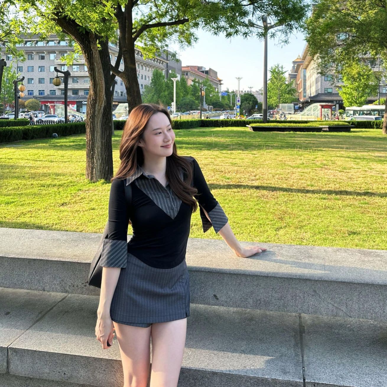 Korean Lazy Style Striped Two-Piece Top for Women, Summer Turn-Down Collar, Waist-Tightening, Slimming, Elegant Fitted Three-Quarter Sleeve Blouse