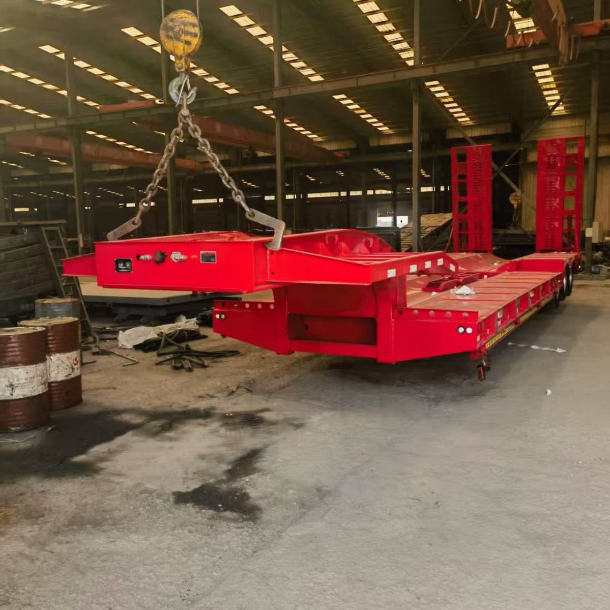 Three-line six-axle lowbed transport semi-trailer, engineering machinery transport semi-trailer, loader transport semi-trailer