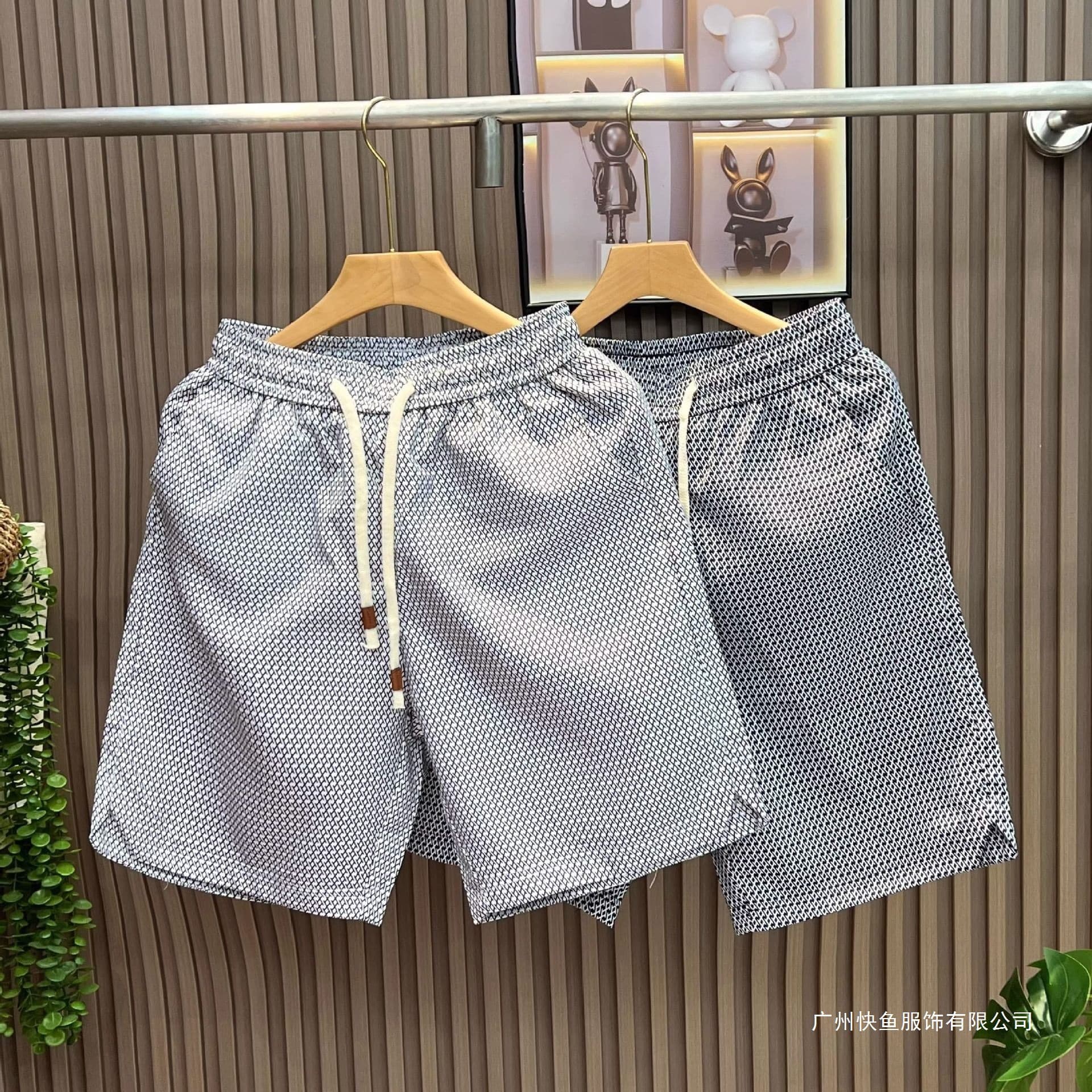 Stylish Checkered Shorts for Men, Summer Thin Design, Loose Casual Five-Point Pants, Japanese Retro Sports Shorts