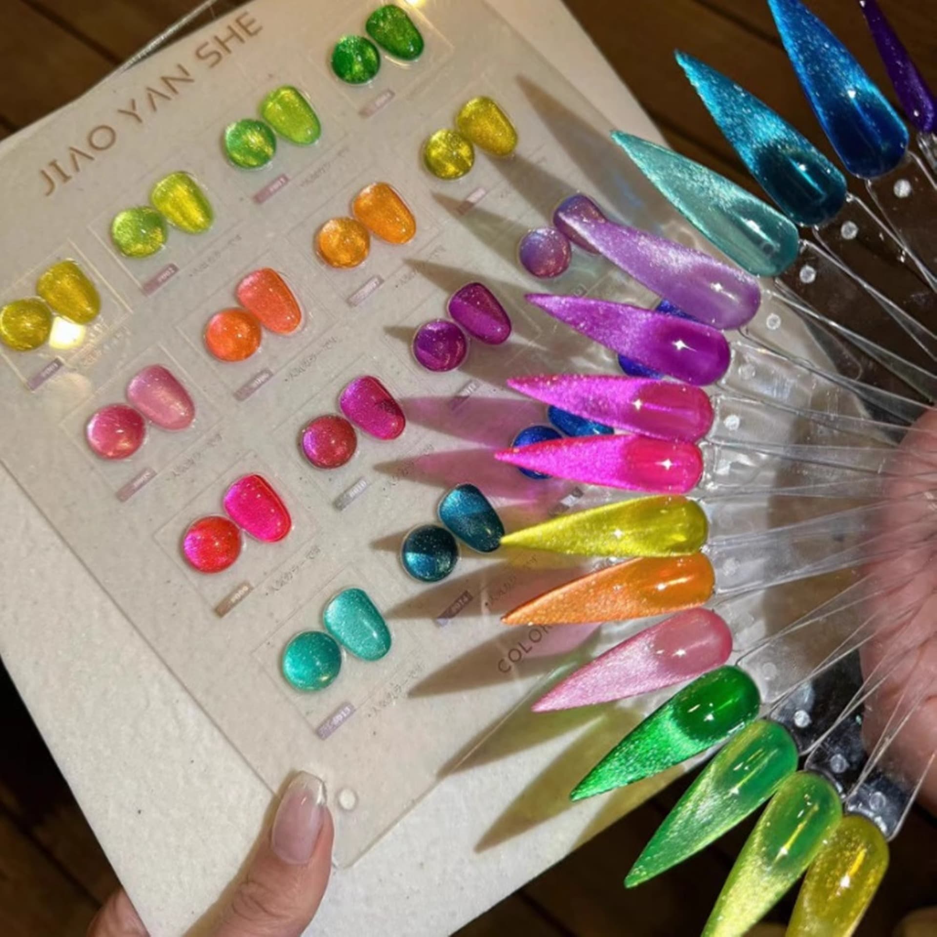 JIAOYANSHE Glue Research Institute 16 Color Fluorescent Crystal Cat Set Nail Polish Gel Crystal Cat Eye Exploding Platinum Brilliant Cat