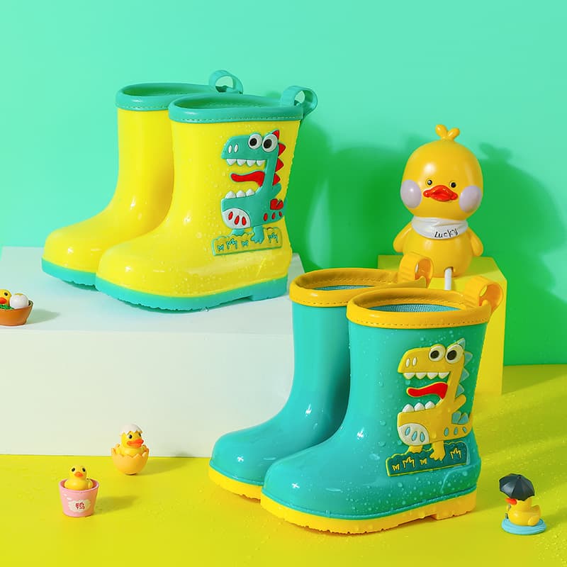 Dinosaur-themed children's rain boots, non-slip and wear-resistant, suitable for medium and large children, with detachable fleece lining.