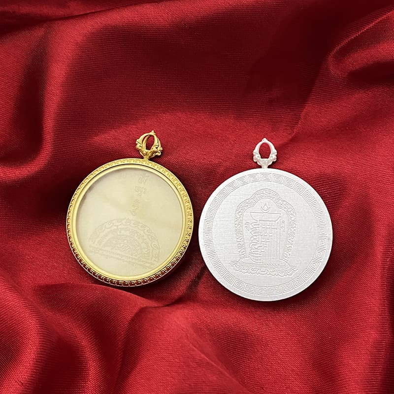 New waterproof thangka box, multi-size thangka box, golden Gawu box, titanium steel ten-phase free pendant, round pendant