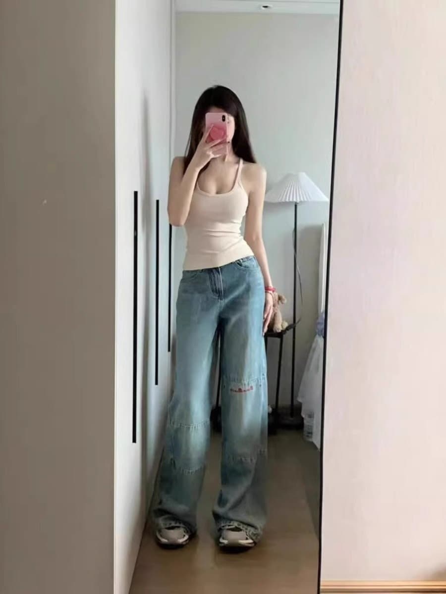 Women's Slim-Fit U-Neck Racerback Vest with Padded Cups and Suspenders, Elegant Sleeveless Inner Top for Summer, Autumn, and Winter