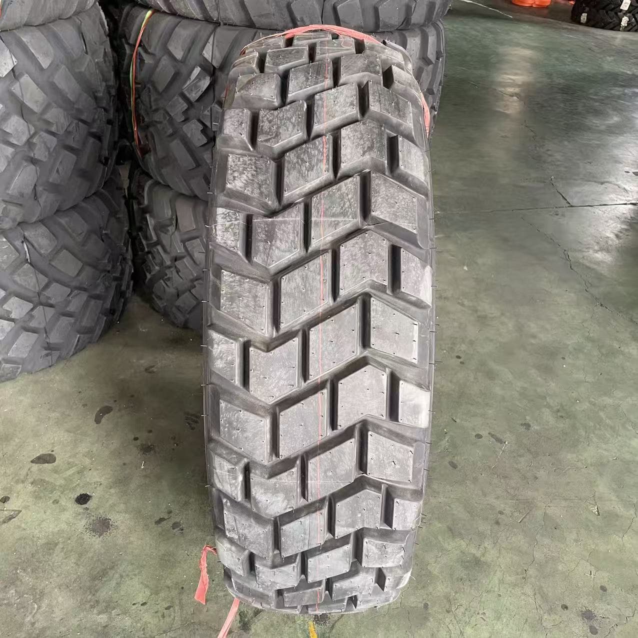 Dongfeng Triangle brand 12.5R20 with inner tube, vacuum tire all-steel radial tire for Shaanxi off-road tractor
