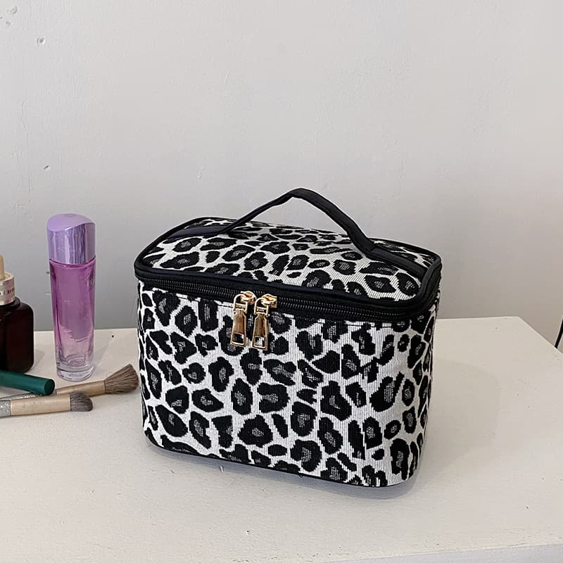 2025 New Cross-border Amazon Leopard Print Makeup Bag Large Capacity Professional Makeup Artist Storage Bag Portable Handbag