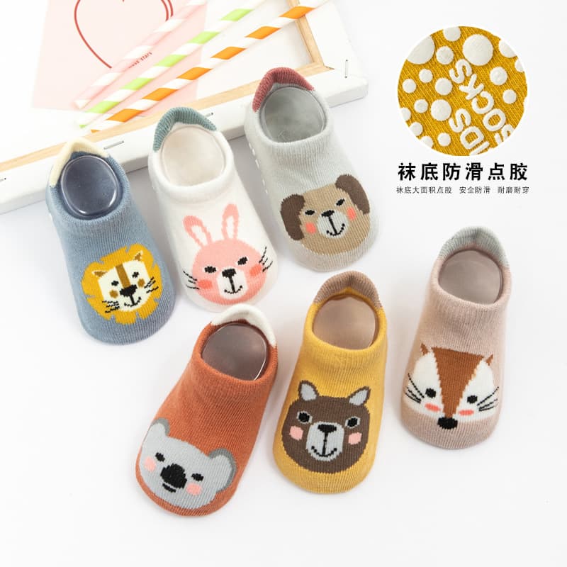 Explosive 3D Cartoon Low-Cut Floor Socks for Newborns and Babies, Non-Slip Boat Socks with Large Heel Grip