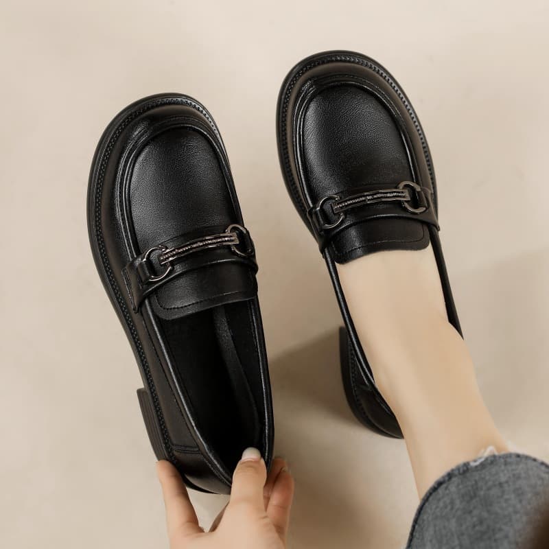 Genuine Leather Loafers for Women 2023 New Style Flat British Style Small Leather Shoes Single Shoes Metal Flat Heel Work Shoes Round Toe