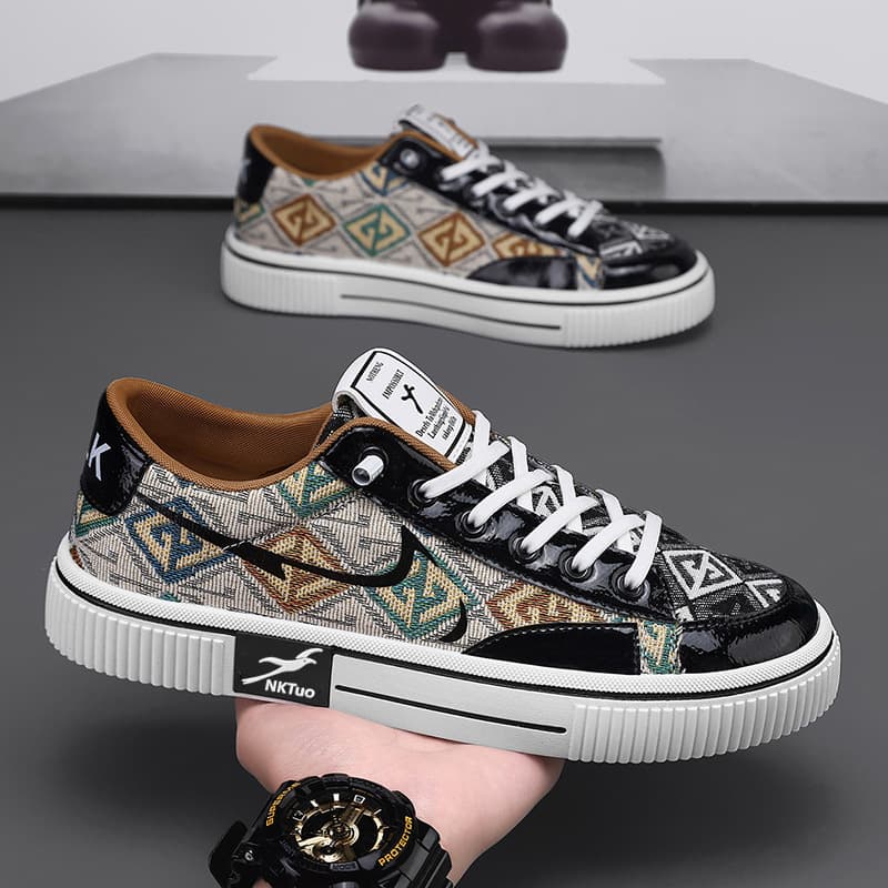 Men's Summer 2026 New Breathable Casual Sports Skate Shoes, Youthful Unique Design Soft Sole Black Trendy Shoes