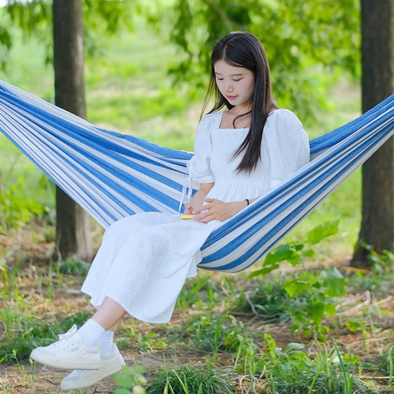 Selling various outdoor canvas hammocks, parachute fabric hammocks, anti-tip hammocks, nylon, polyester-cotton canvas
