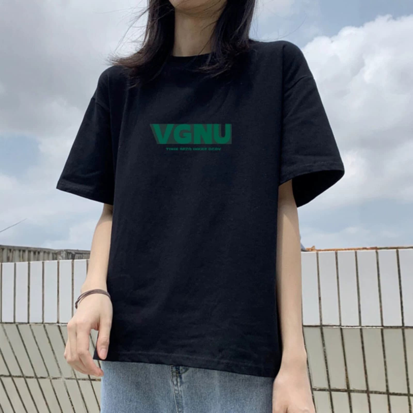 2026 spring and summer new slim black short-sleeved t-shirt for women loose cotton round neck casual Korean version versatile top ins