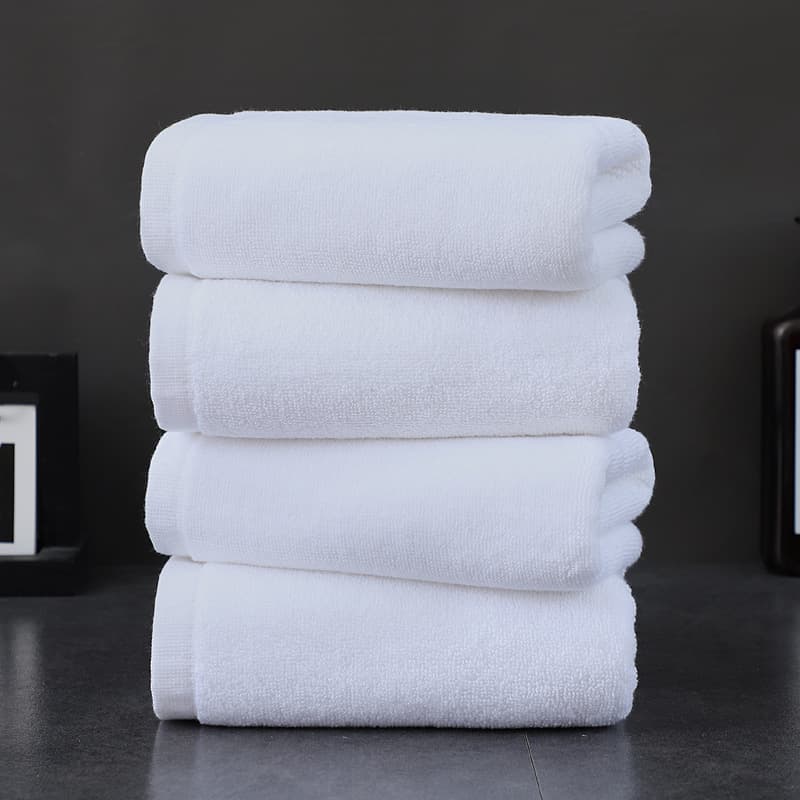 Bath towels, pure cotton, five-star hotel bath towels, wholesale, extra thick and extra large, absorbent, white.