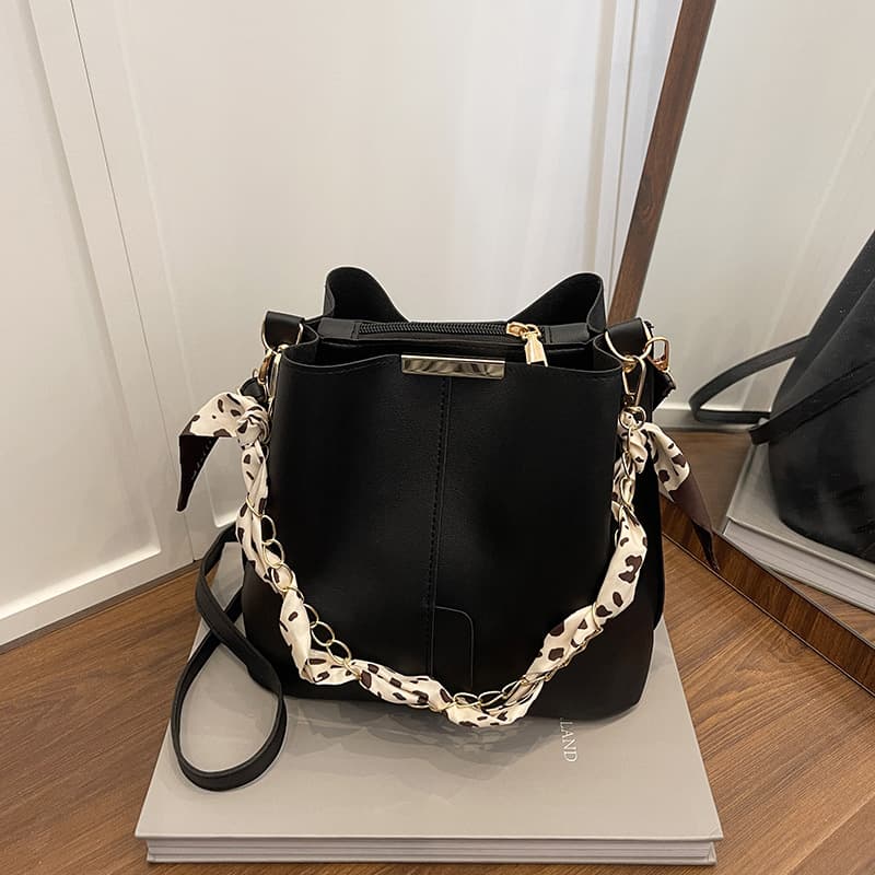 Women's Light Luxury Shoulder Bag, Premium PU Bucket Bag, Versatile Chain Crossbody Bag