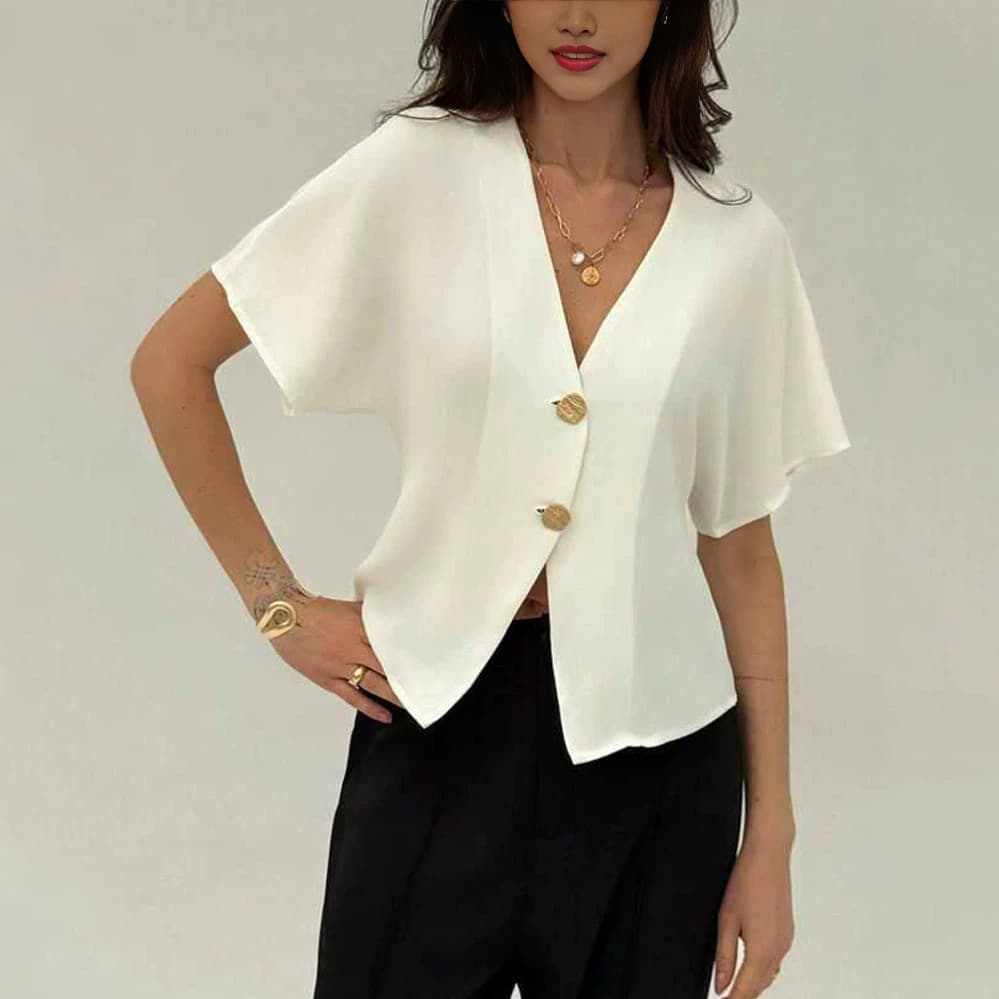 2026 versatile European and American simple solid color V-neck knitted new commuter fashionable temperament two-button short-sleeved top