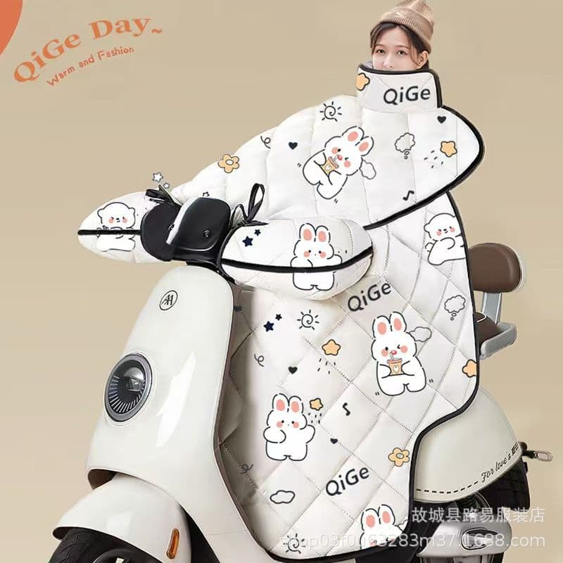 Four-Season Fleece-Lined and Thickened Windshield Cover for Electric Scooters and Motorcycles, Windproof, Waterproof, and Warm