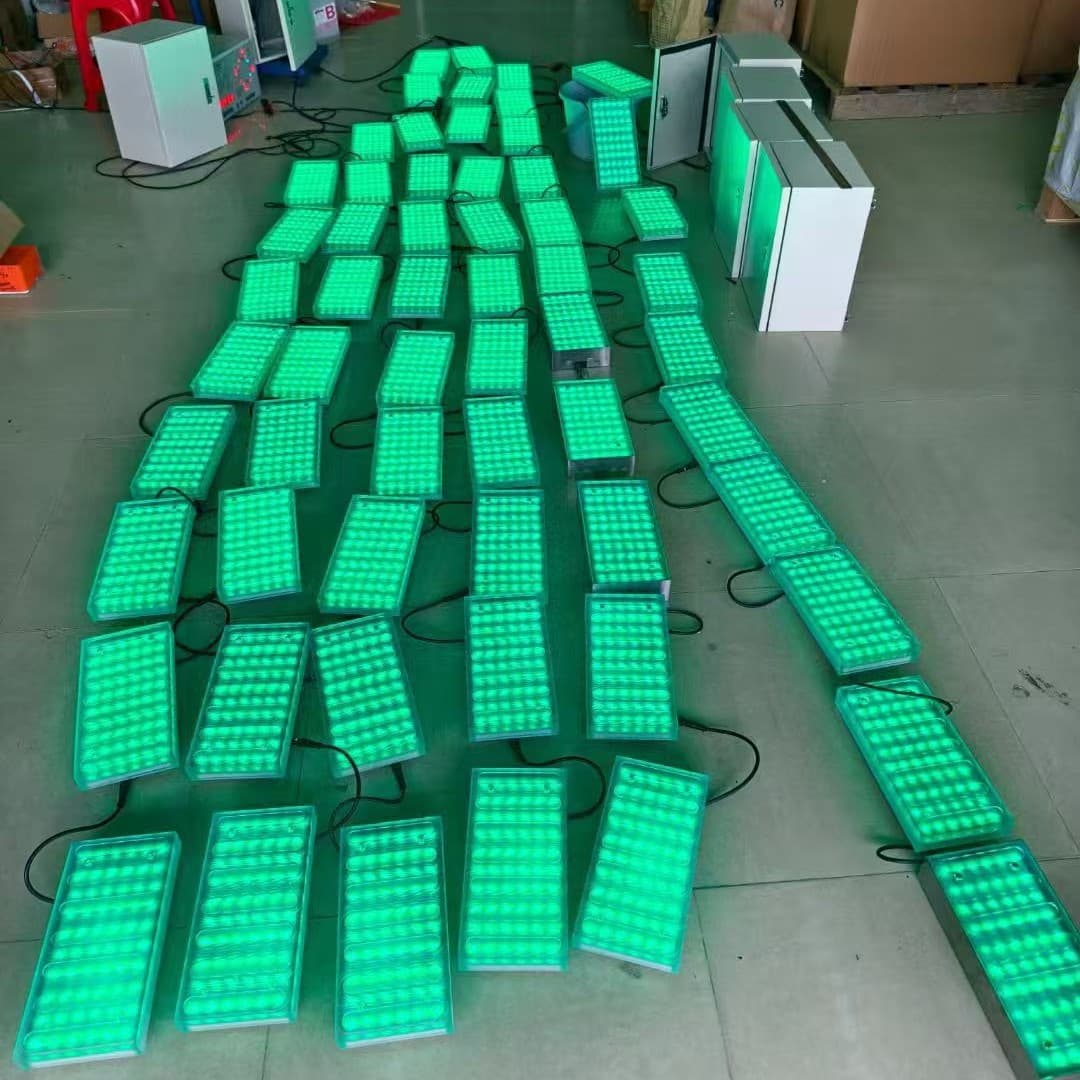 Shenzhen Factory Direct Buried Traffic Light Pressure-resistant 400*150mm Ground-embedded Signal Light Viral Internet-famous Signal Light