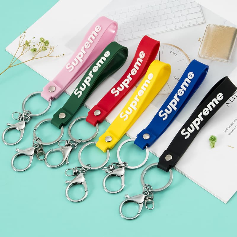 Supreme leather cord keychain accessory, creative craft jewelry key pendant, printed LOGO keychain