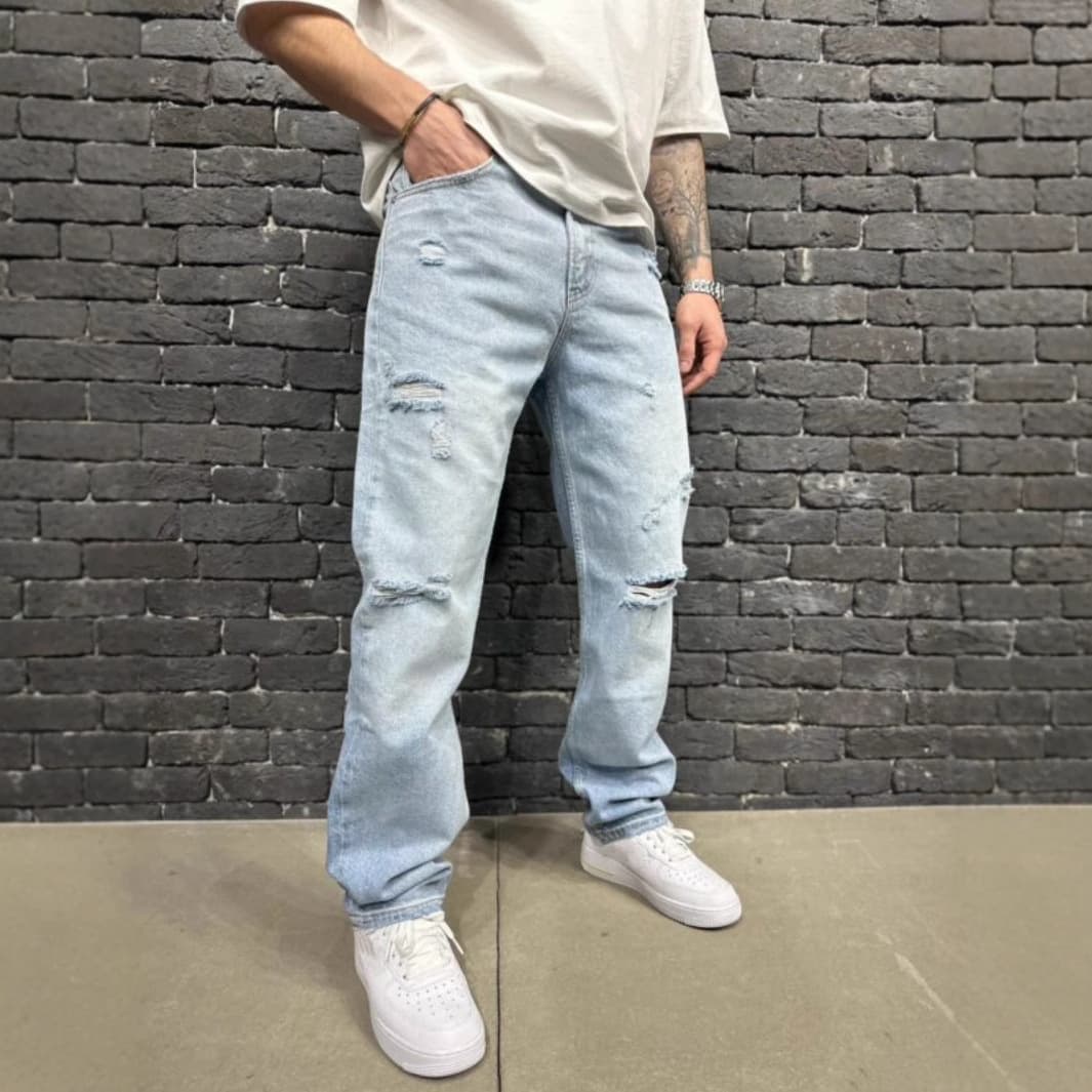 Men's simple washed light blue loose straight jeans wide leg ripped and handsome denim straight pants
