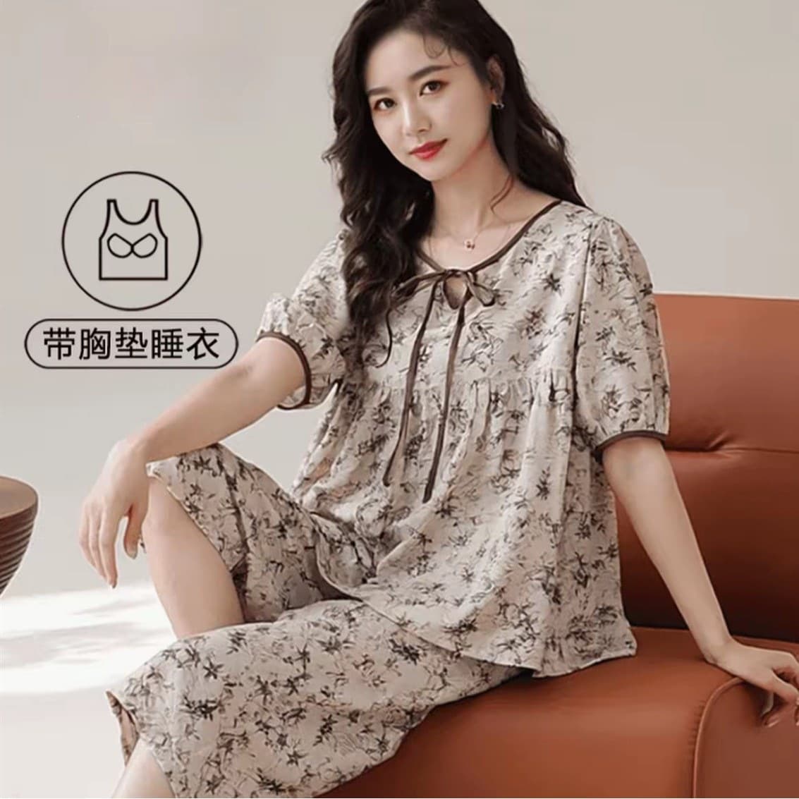 Pajamas cloud cotton short-sleeved cropped pants plus size middle-aged women's home clothes with chest pads can be worn outside the suit home clothes